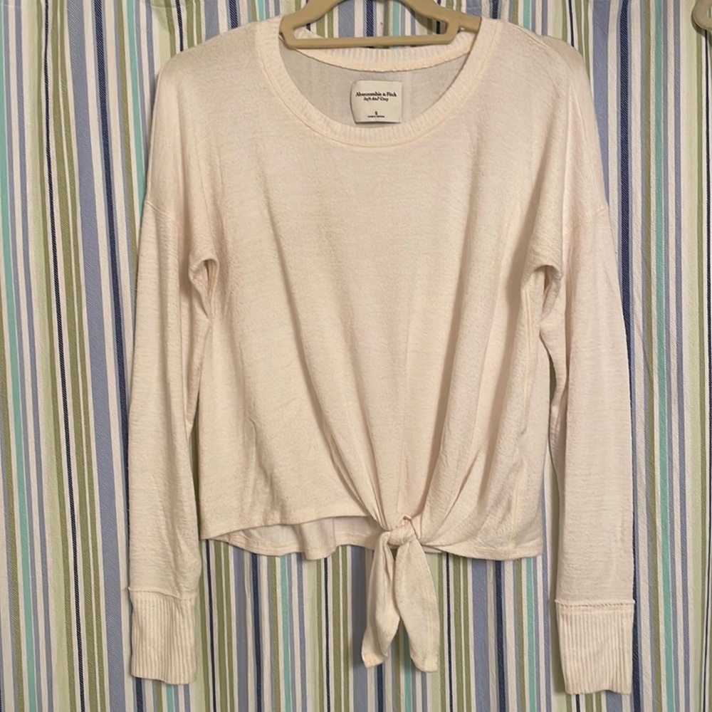 Abercrombie & fitch soft A&F cozy cream sweater (S)